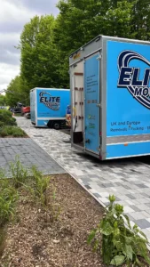 Removal van and secure storage solutions for relocations to Paris, France
